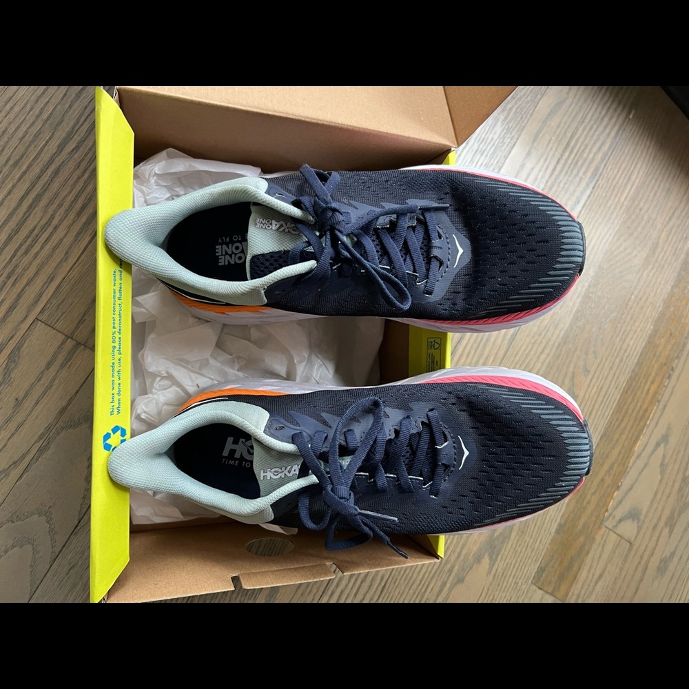 Like New Hoka One One Womens Clifton 7